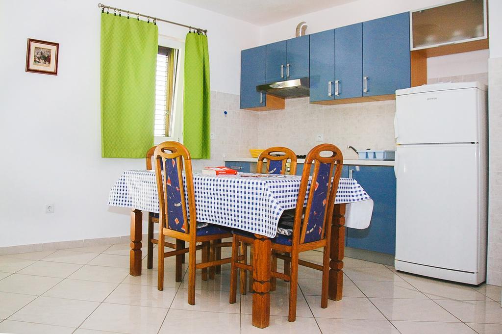 Apartments Dada Омиш Номер фото