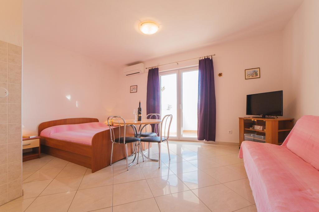 Apartments Dada Омиш Номер фото