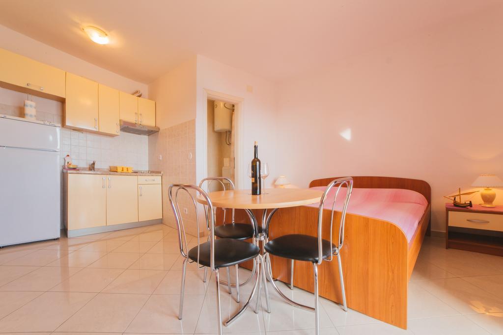 Apartments Dada Омиш Номер фото